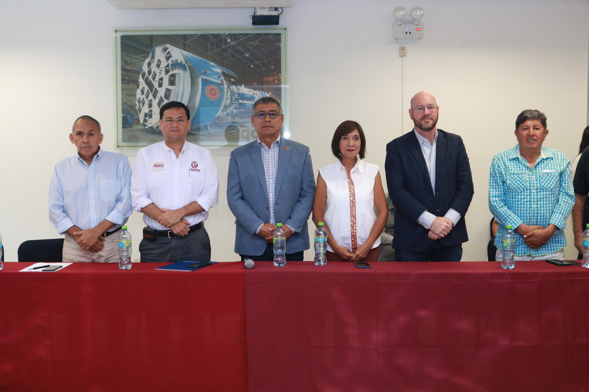 Olivio Huancaruna participa en reunión informativa sobre avances del Aeropuerto Internacional de Chiclayo (2023)